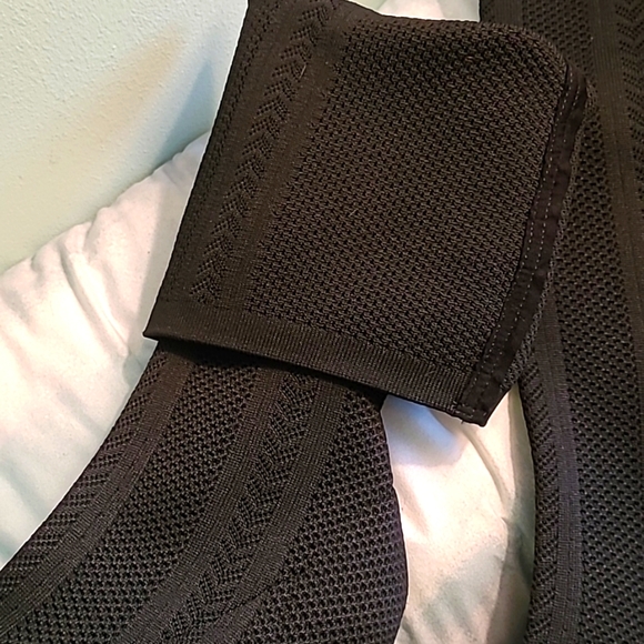 NWOT Stunning knee-high fabric boots!! - Picture 3 of 4